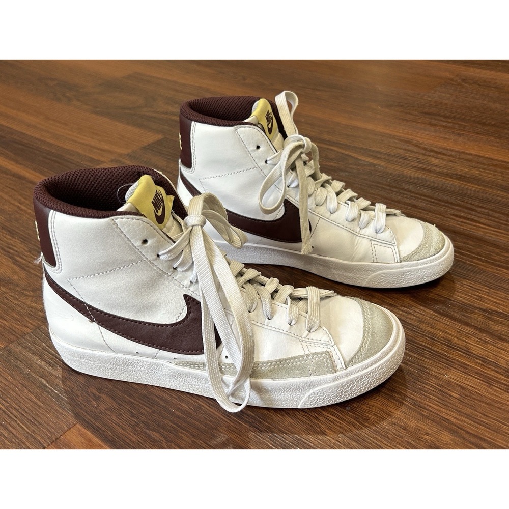 Nike Blazer Mid 77 White Team Red Vintage Sneakers Unisex Kids 4Y DA4086-119 - Picture 2 of 15